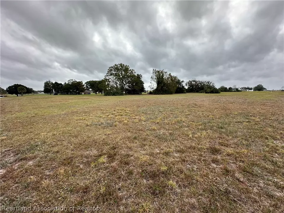  440 Mirador Dr, Sebring, FL 33876 photo 2