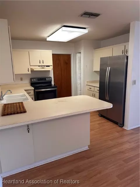 Kitchen - 3245 Cedar Dr, Sebring, FL 33875 photo 2 of 2