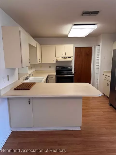 Kitchen - 3245 Cedar Dr, Sebring, FL 33875 photo 1 of 2
