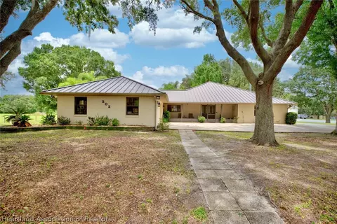 202 Thiseldo Ln, Sebring, FL 33875