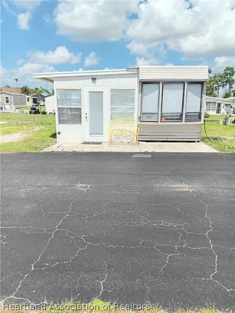 89 Circle Rdg, Lake Placid, FL 33852
