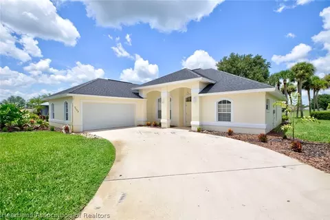 3003 Wynstone Dr, Sebring, FL 33875 photo 2