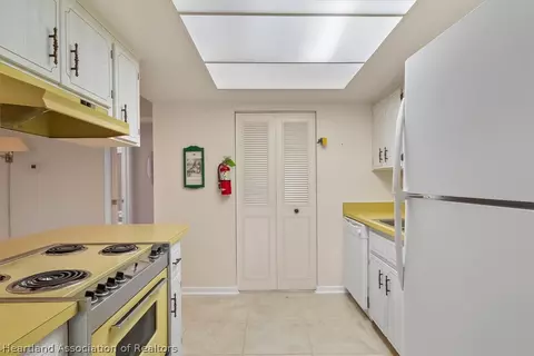 Kitchen - 4520 Leucadendra Dr, Sebring, FL 33872 photo 3 of 3
