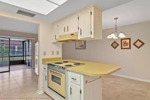 Kitchen - 4520 Leucadendra Dr, Sebring, FL 33872 photo 2 of 3