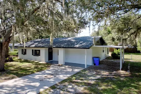 3505 King Dr, Sebring, FL 33870