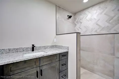 Bath - 3505 King Dr, Sebring, FL 33870 photo 3 of 3