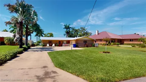 1518 Lake Clay Dr, Lake Placid, FL 33852