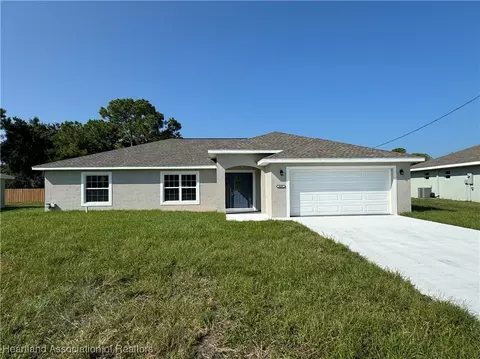 4609 Whiting Dr, Sebring, FL 33870