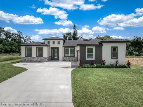 124 Magnolia Manor Ln, Lake Placid, FL 33852