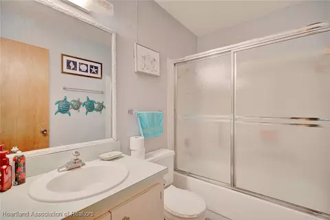 Bath - 3002 Spinks Rd, Sebring, FL 33870 photo 1 of 1