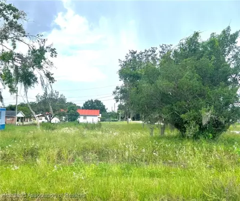1001 Grand Ave, Sebring, FL 33870