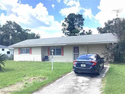 307 Virginia Pl, Sebring, FL 33870