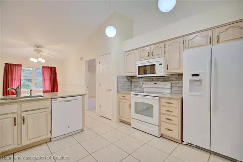 2900 Thunderbird Rd, Sebring, FL 33872 photo 11