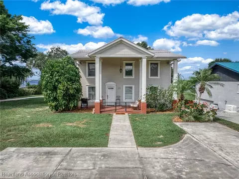2321 Lakeview Dr, Sebring, FL 33870