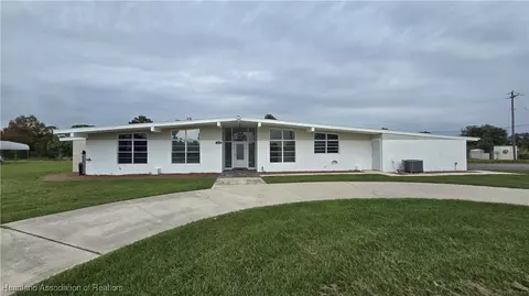 3200 Golfview Rd, Sebring, FL 33875