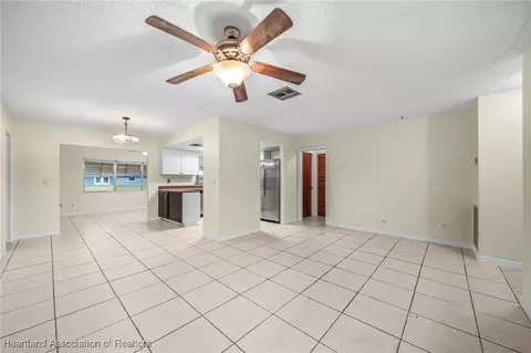 325 Maple Ln, Sebring, FL 33876 photo 4