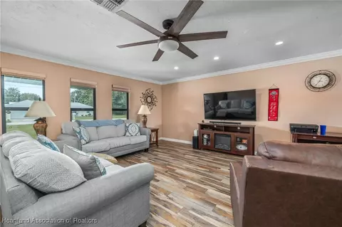 3916 Wild Violet Ave, Sebring, FL 33870 photo 5