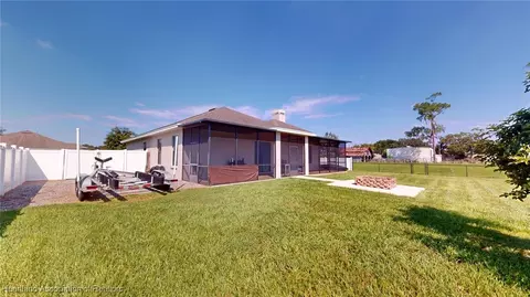 Exterior - 1906 Griffins Green Dr, Bartow, FL 33830 photo 2 of 5