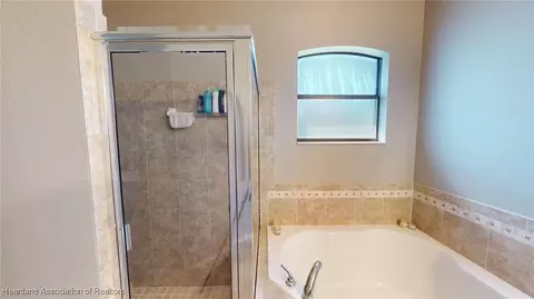 Bath - 1906 Griffins Green Dr, Bartow, FL 33830 photo 2 of 4