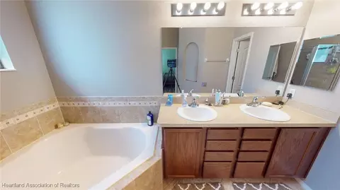 Bath - 1906 Griffins Green Dr, Bartow, FL 33830 photo 1 of 4