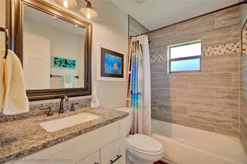 Bath - 4747 Pebble Beach Dr, Sebring, FL 33872 photo 2 of 5
