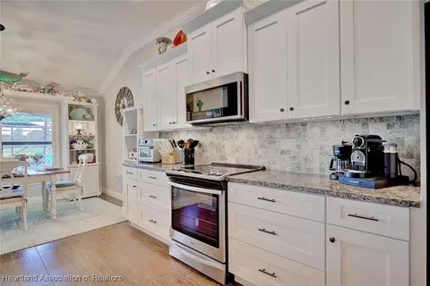 Kitchen - 4747 Pebble Beach Dr, Sebring, FL 33872 photo 4 of 5