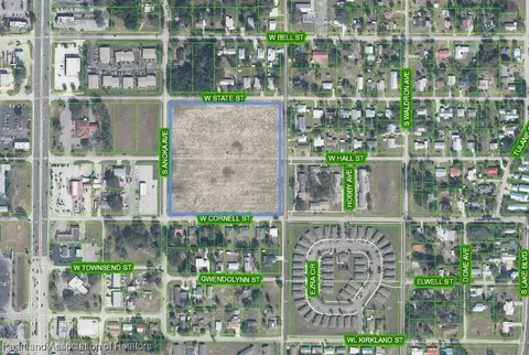 911 W State St, Avon Park, FL 33825
