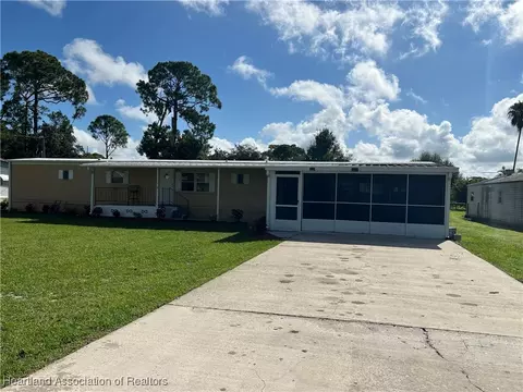 206 Pine Tree Ln, Sebring, FL 33872 photo 2
