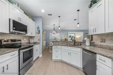 Kitchen - 424 Floral Dr, Sebring, FL 33876 photo 3 of 4