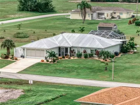 424 Floral Dr, Sebring, FL 33876