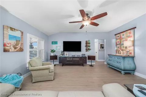 Living - 424 Floral Dr, Sebring, FL 33876 photo 1 of 1