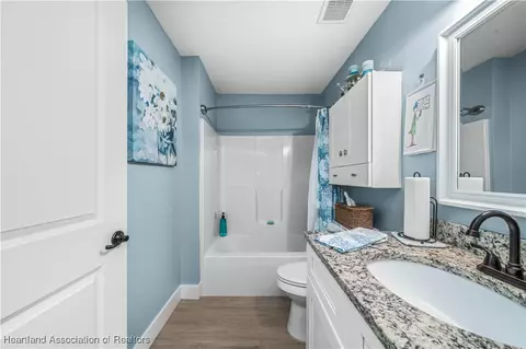 Bath - 424 Floral Dr, Sebring, FL 33876 photo 4 of 4