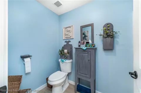 Bath - 424 Floral Dr, Sebring, FL 33876 photo 2 of 4