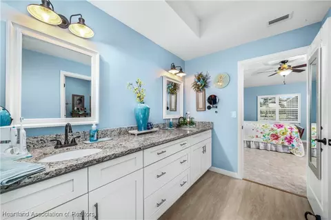 Bath - 424 Floral Dr, Sebring, FL 33876 photo 1 of 4
