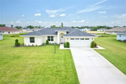 5728 Columbus Blvd, Sebring, FL 33872