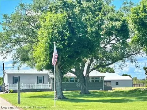 1346 E Park Ave, Moore Haven, FL 33471