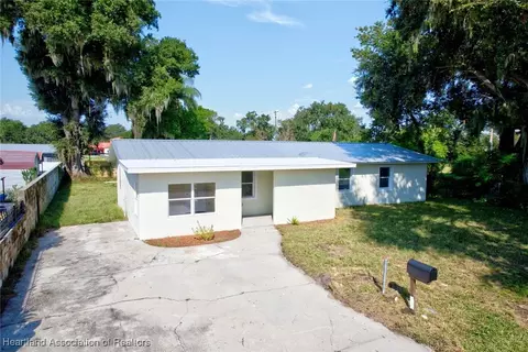 5111 Minor Ave, Bowling Green, FL 33834