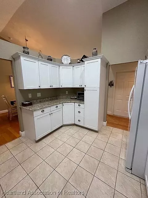 Kitchen - 4541 Vantage Cir, Sebring, FL 33872 photo 3 of 3