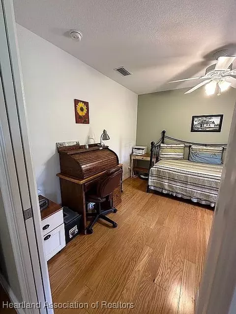 Bedroom - 4541 Vantage Cir, Sebring, FL 33872 photo 3 of 7