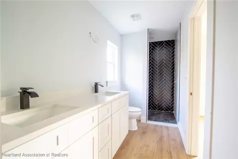 Bath - 7723 Ancha St, Sebring, FL 33872 photo 2 of 3