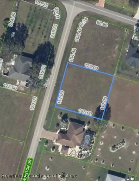 901 Winston Dr, Sebring, FL 33876