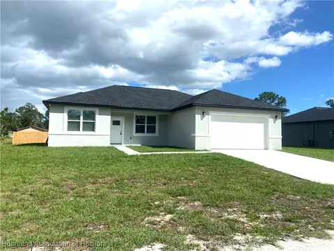 812 Hanover Ave, Sebring, FL 33872