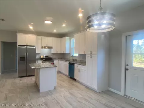836 Hanover Ave, Sebring, FL 33872 photo 3