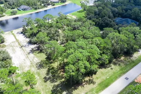 3026 Woodland Creek Trl, Sebring, FL 33875
