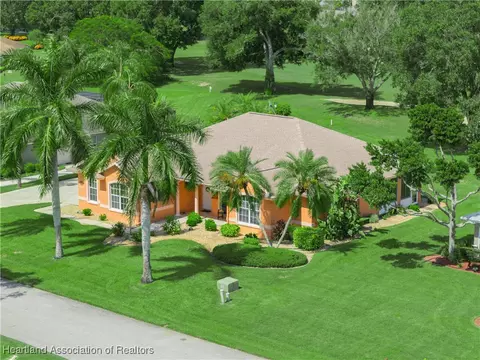 972 Village Green Dr, Avon Park, FL 33825