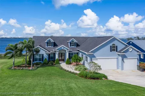 624 Sunset Pointe Dr, Lake Placid, FL 33852
