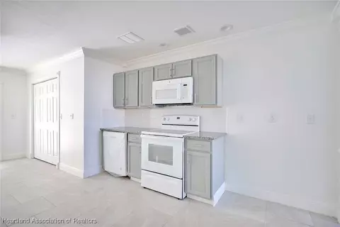 5503 Granada Blvd, Sebring, FL 33872 photo 10