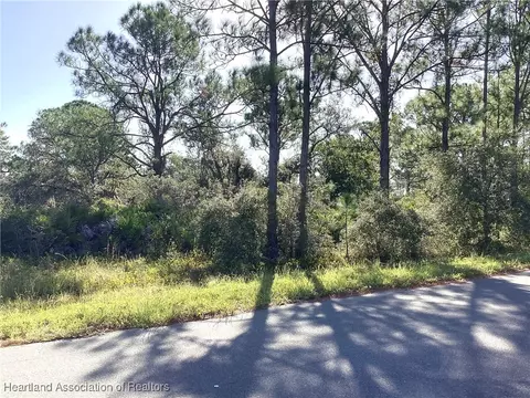 118 Wildcat St NW, Lake Placid, FL 33852
