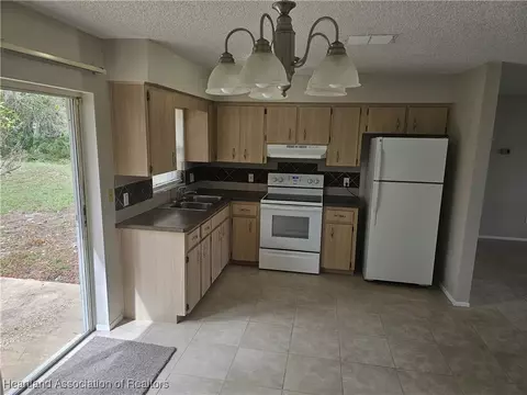 4251 Whiting Dr, Sebring, FL 33870 photo 2