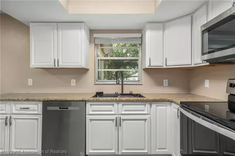 Kitchen - 6515 Mattee Dr, Sebring, FL 33875 photo 2 of 3